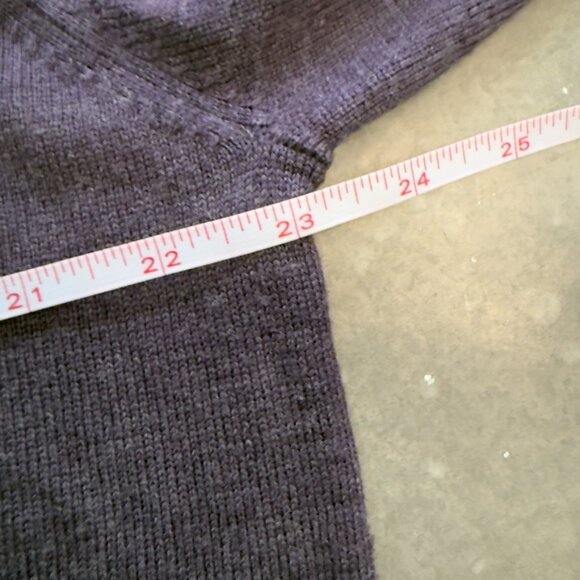 Peter Millar Purple Merino Wool V-Neck Sweater – Size Large - Picture 7 of 10